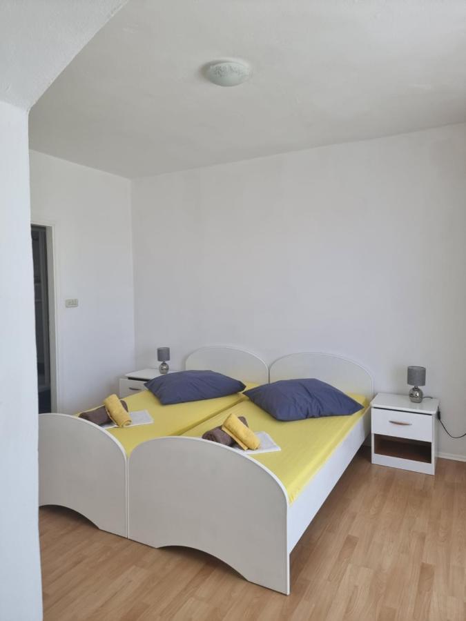 Apartmani Alen Dinjiska Exterior photo