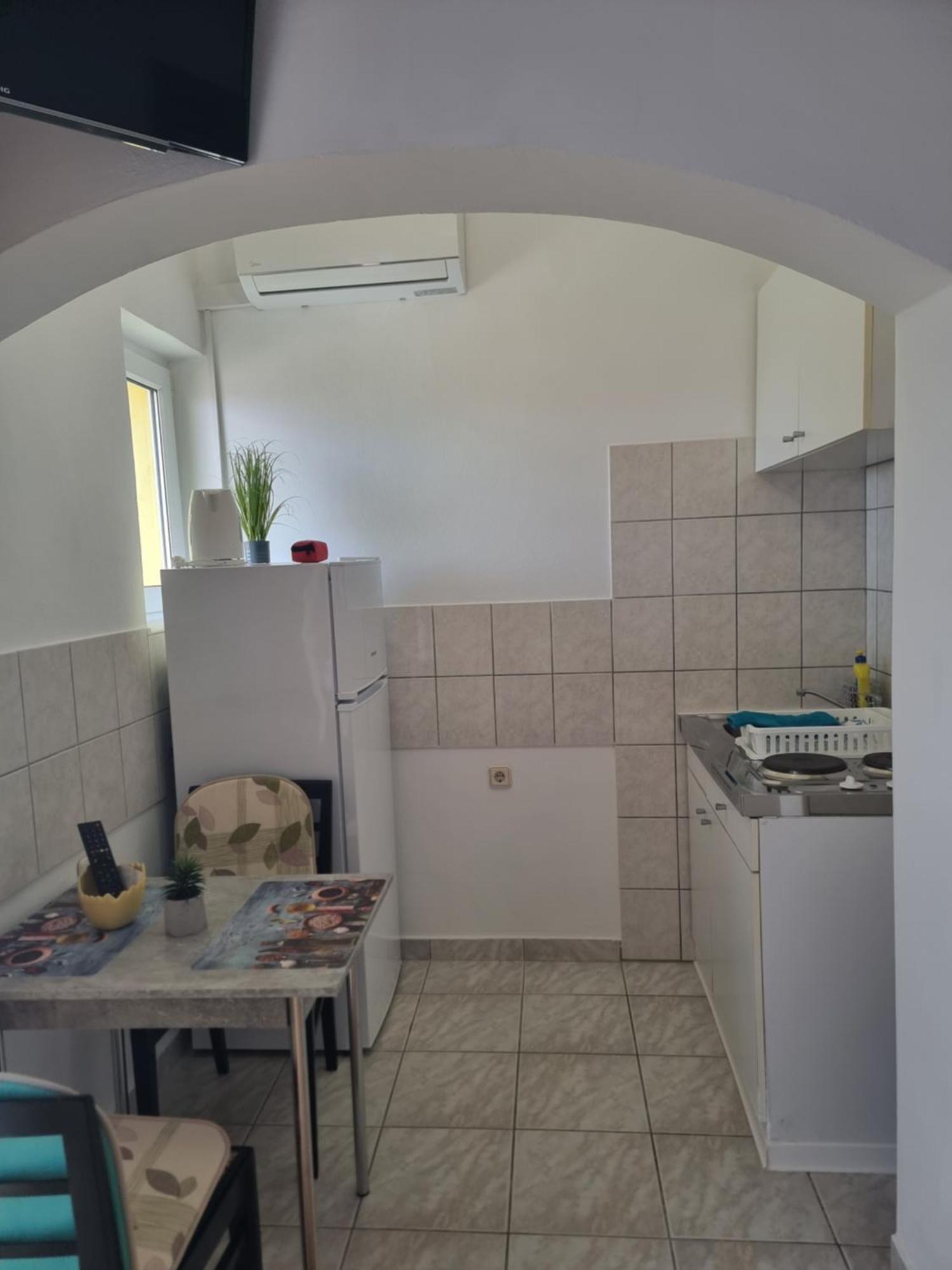 Apartmani Alen Dinjiska Exterior photo
