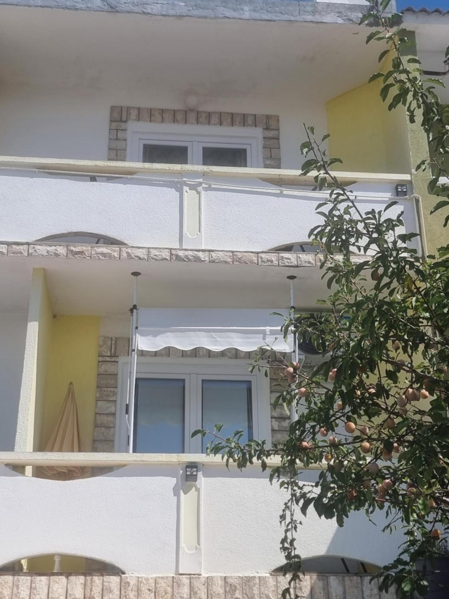 Apartmani Alen Dinjiska Exterior photo